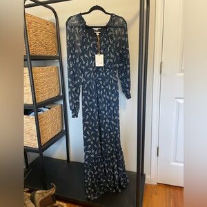 NEW - Navy pattern dress - size M